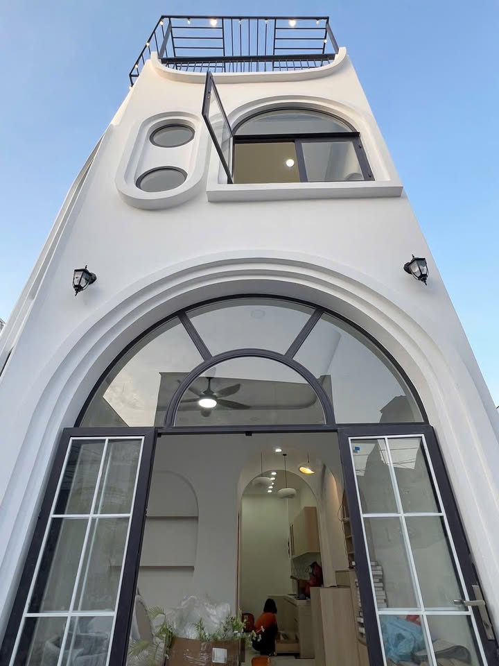 Nhà hẻm Tỉnh Lộ 10, Bình Tân 52m² giá 5,6 tỷ - Nội thất cao cấp, sẵn sàng ở ngay!