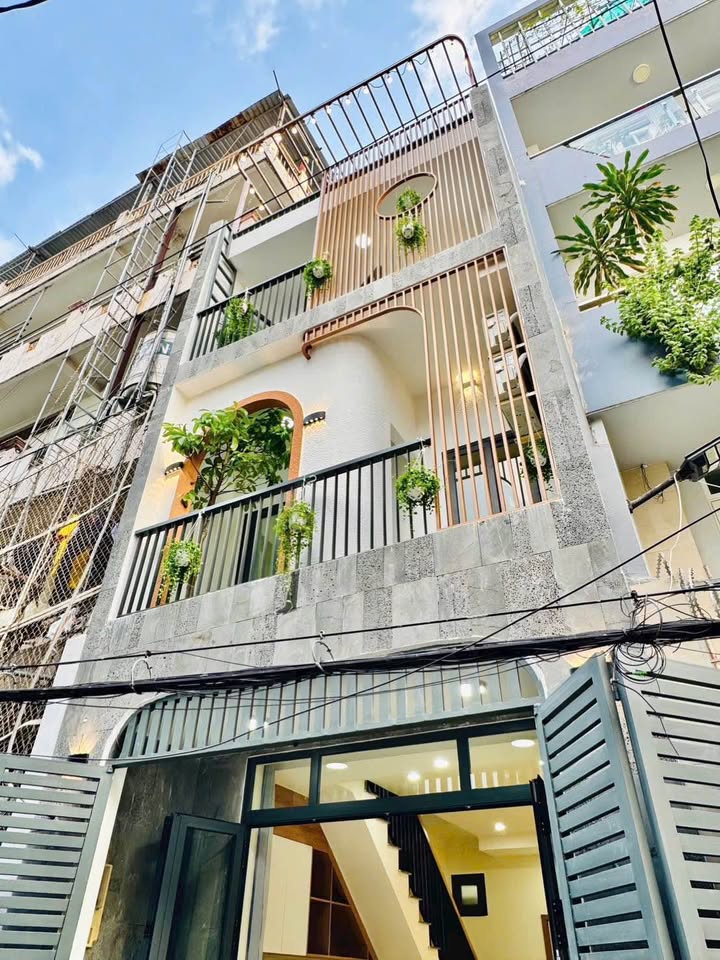 Nhà phố 5 phòng ngủ tại Bình Thạnh - 40m² giá 9.25 tỷ - Đầu tư sinh lời hấp dẫn!