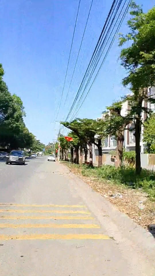 Nhà phố Quận 9 200m² giá 16.5 tỷ - Đầu tư sinh lời ngay!