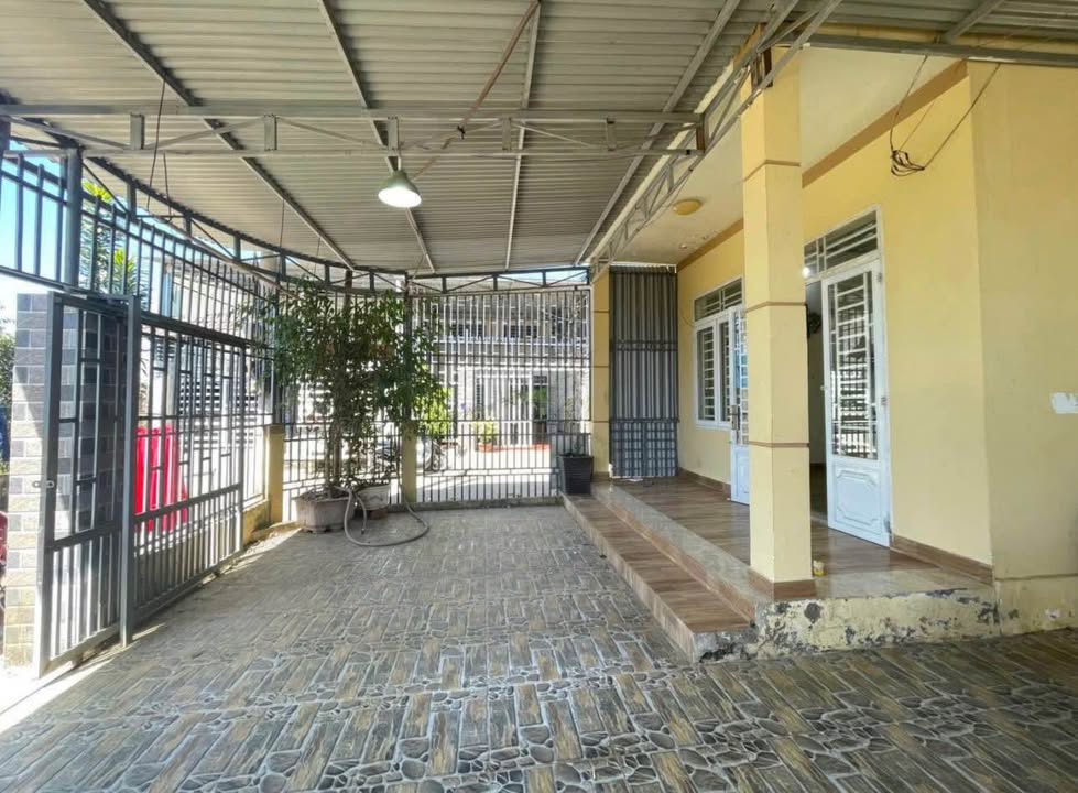 Nhà 2 mặt tiền hẻm Yết Kiêu, Phường Lộc Sơn, 255m² giá 3.1 tỷ - Sẵn sàng ở ngay!