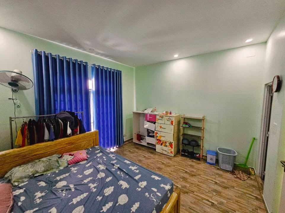 Nhà 4 tầng đường số Vinhomes 176m² giá 5 tỷ - Đầu tư sinh lời ngay!