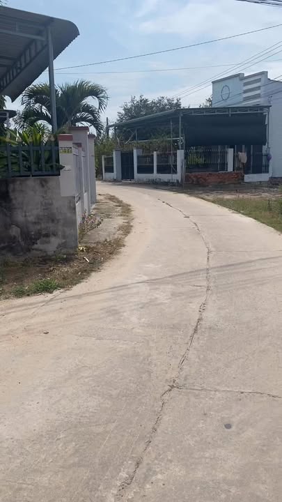 Đất nền hẻm Nguyễn Trãi, La Gi 174m² giá 630 triệu - Tiềm năng tăng trưởng mạnh!