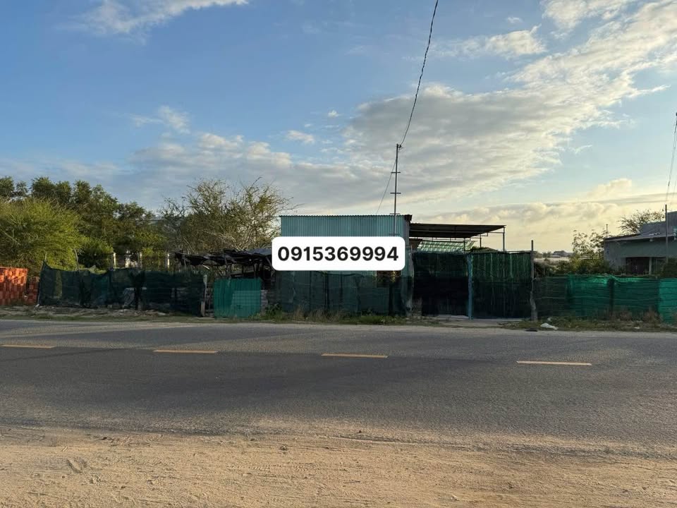 Đất nền mặt tiền đường 704, Thị trấn Khánh Hải, 300m² giá 2 tỷ - Cơ hội đầu tư hiếm có!