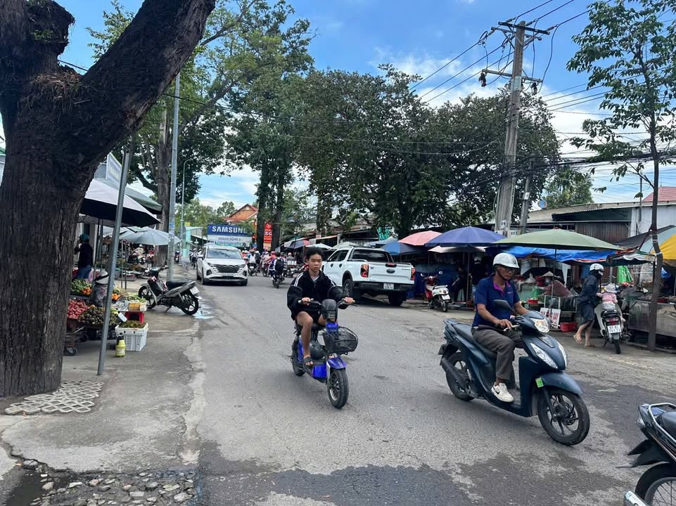 Mặt bằng chợ Phú Mỹ 95m² giá 20 triệu - Kinh doanh sầm uất ngay trục chính!