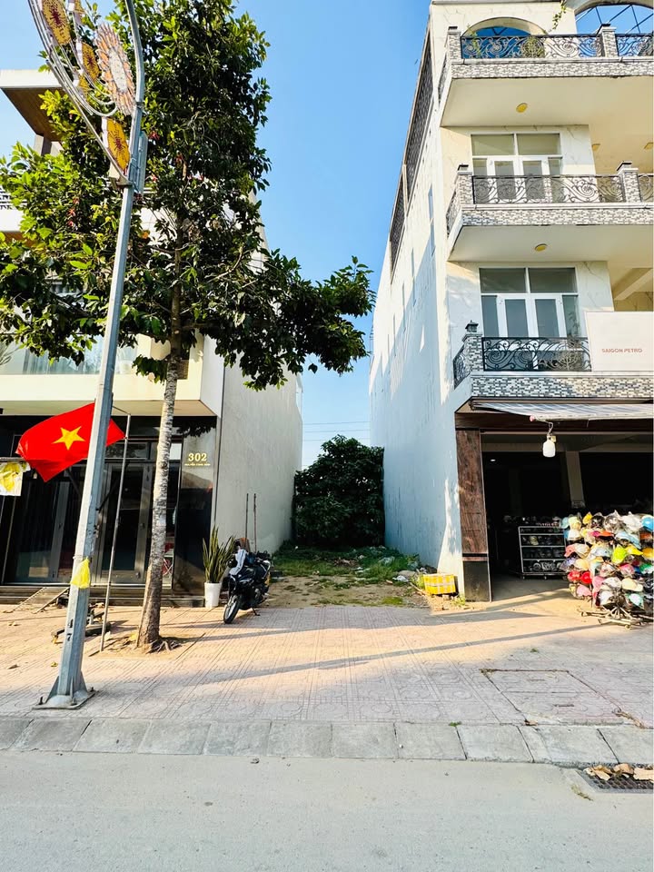 Đất mặt tiền Lê Văn Phẩm, Mỹ Tho 115m² giá 4 tỷ - Vị trí đẹp thuận lợi kinh doanh!