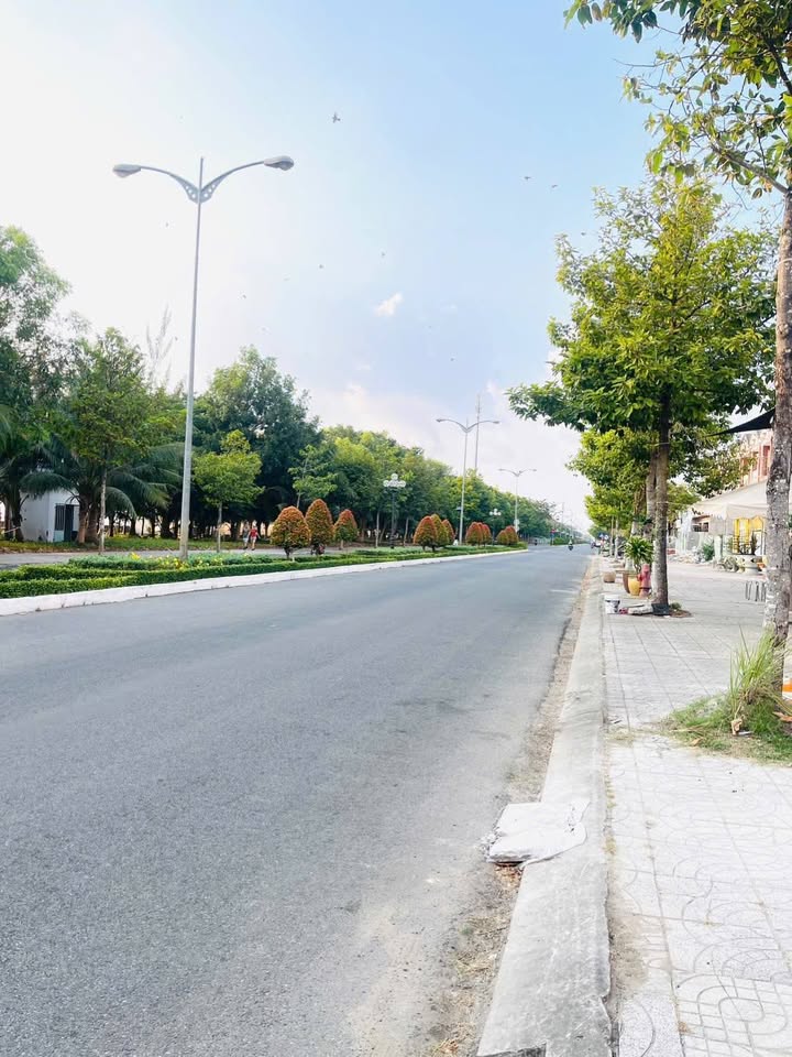 Nhà mặt tiền Phường Vĩnh Quang, Rạch Giá 150m² giá 5.4 tỷ - Vị trí kinh doanh đắc địa!