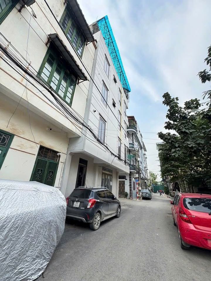 Đất phân lô ô tô vào nhà tại Nam Từ Liêm 30m² giá 8 tỷ - Cơ hội đầu tư hấp dẫn!