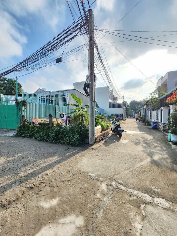 Đất góc 2 mặt tiền tại Hưng Định, 124,4m² giá 2,4 tỷ - Cơ hội đầu tư hấp dẫn!