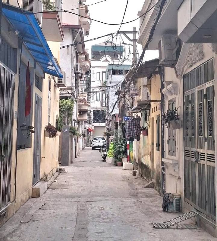 Đất nền Phố Việt Hưng, Long Biên 50m² giá 7 tỷ - Sổ đỏ chính chủ, ô tô vào tận đất!