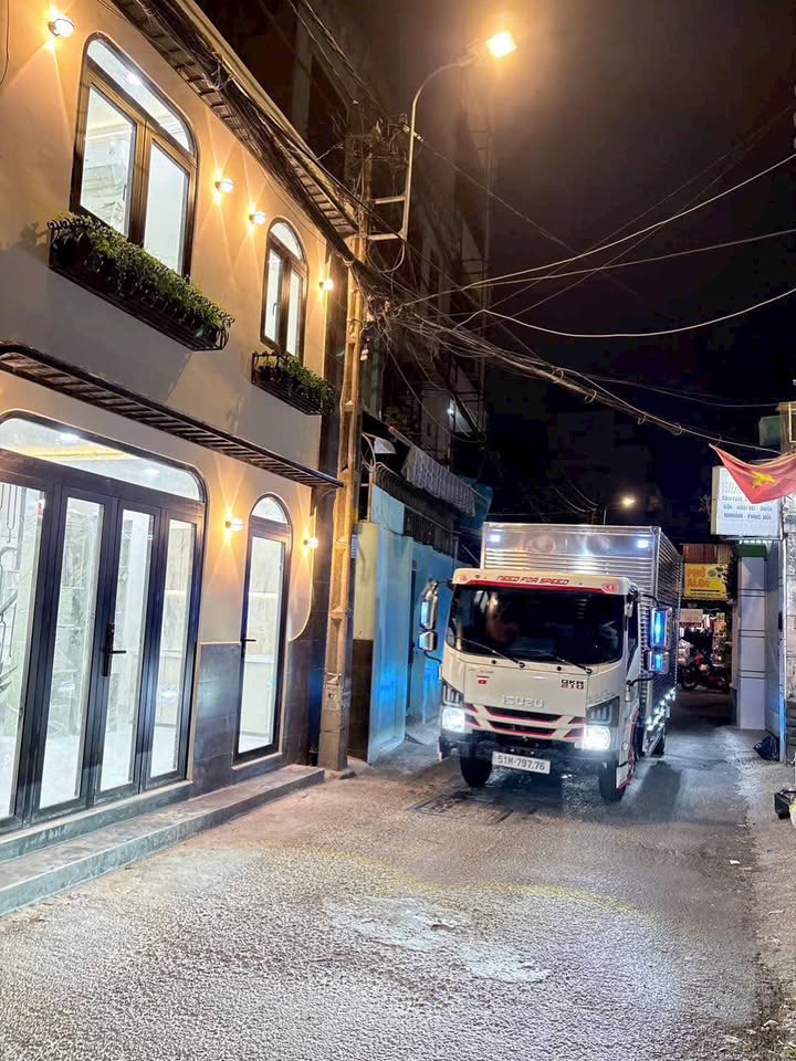 Nhà hẻm Hoàng Hoa Thám, Bình Thạnh 30m² giá 5.25 tỷ - Sổ hồng riêng, hoàn công đầy đủ!