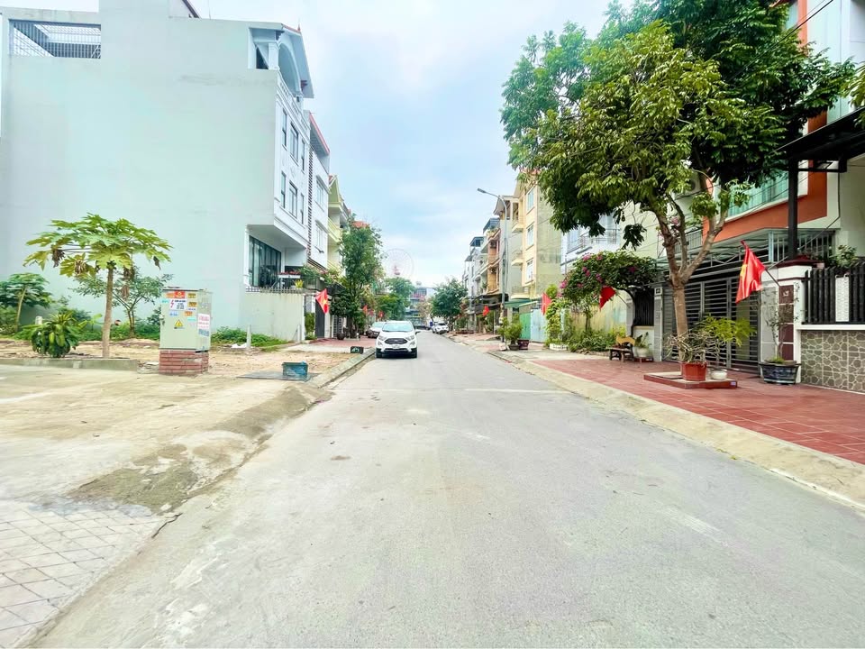 Nhà 4 tầng Cienco 5 - Vựng Đâng 82,5m² giá 6 tỷ - Gần biển, chính chủ!