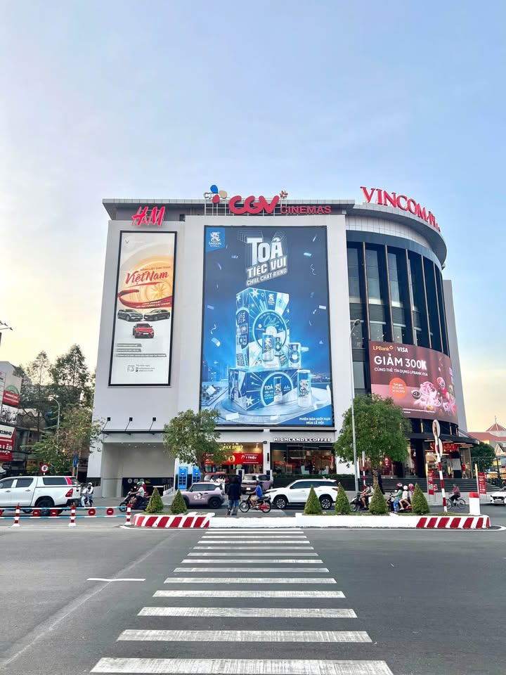 Nhà mặt tiền Hùng Vương, Quận Ninh Kiều, 80m² giá 16 tỷ - Vị trí đắc địa đối diện Vincom!