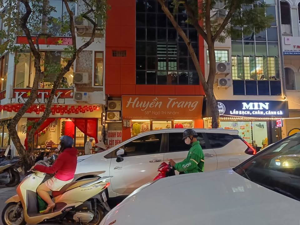 Nhà mặt phố Ngô Thì Nhậm, Quận Hai Bà Trưng, 15m² giá 13 tỷ - Đầu tư sinh lời ngay!