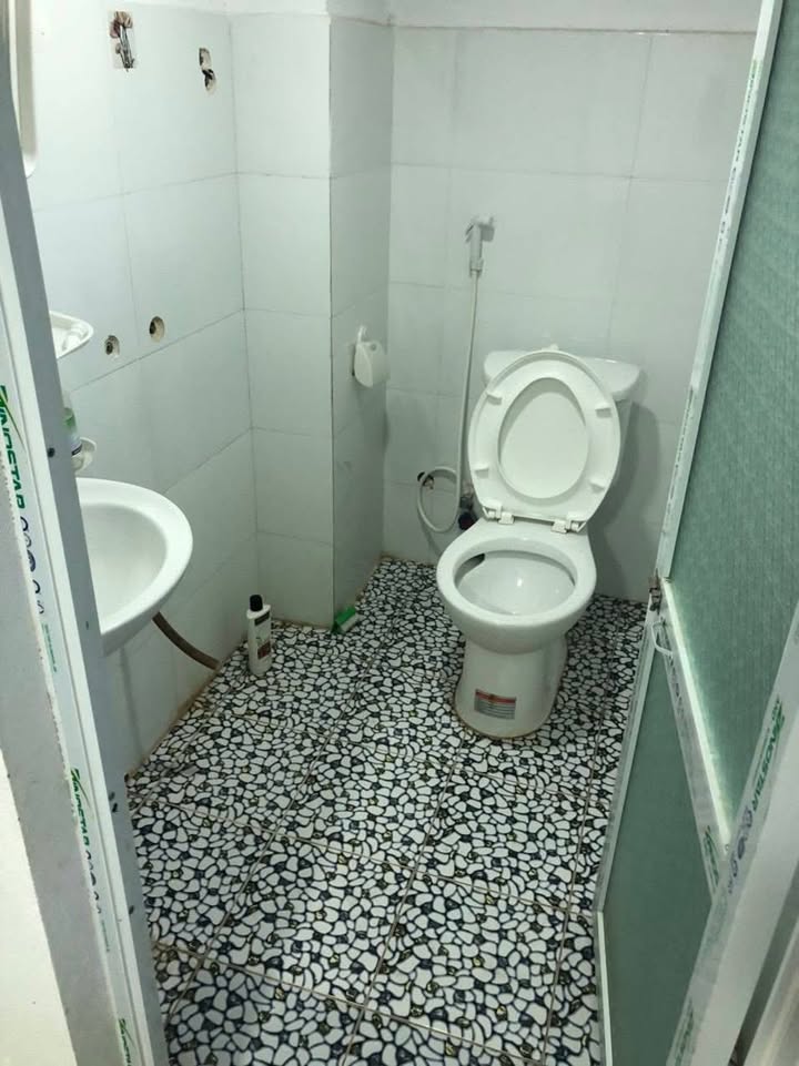 Phòng trọ khép kín tại 242 Tôn Thất Thuyết, 25m² chỉ 2.1 triệu - An ninh đảm bảo!