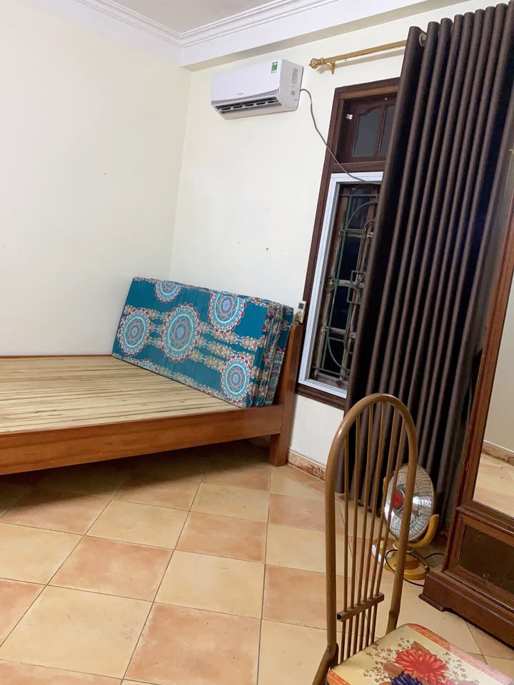 Phòng trọ 06 Trần Quốc Toản, Cốc Lếu 1600k - Tiết kiệm điện với năng lượng mặt trời!