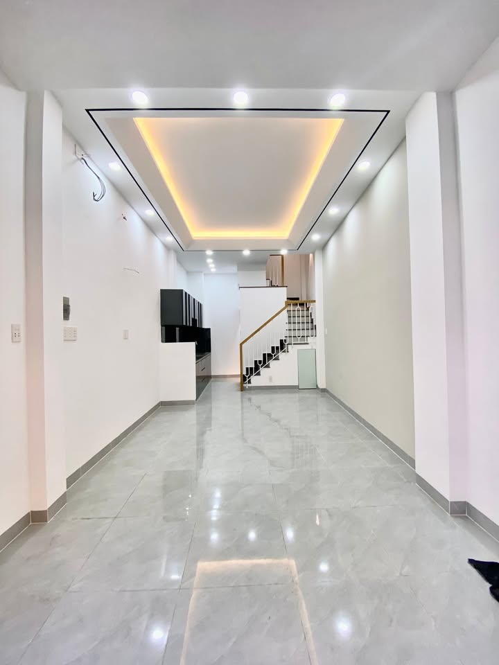 Nhà phố mới 3 tầng tại Âu Dương Lân, Quận 8, 36m² - Dọn vào ở ngay!