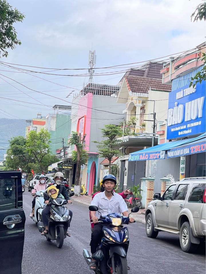 Nhà mặt tiền Nguyễn Lữ, P. Ngô Mây, 106m² giá 15 tỷ - Cơ hội đầu tư tuyệt vời!