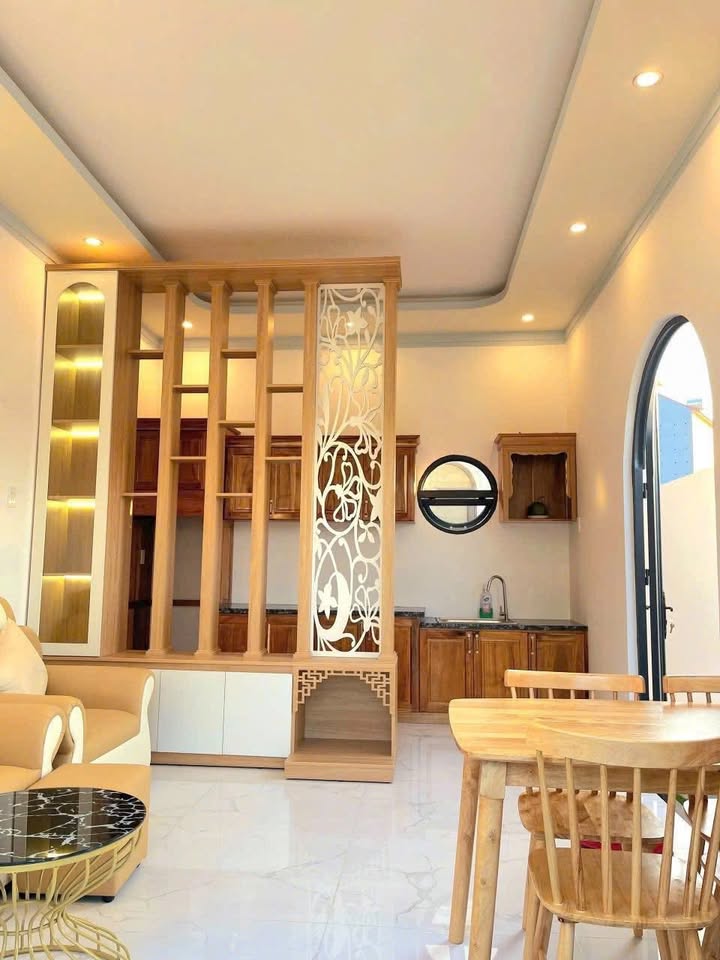 Nhà phố khu phố 5, Phường Tiến Thành, 120m² giá 1 tỷ - Thiết kế hiện đại, nội thất đầy đủ!