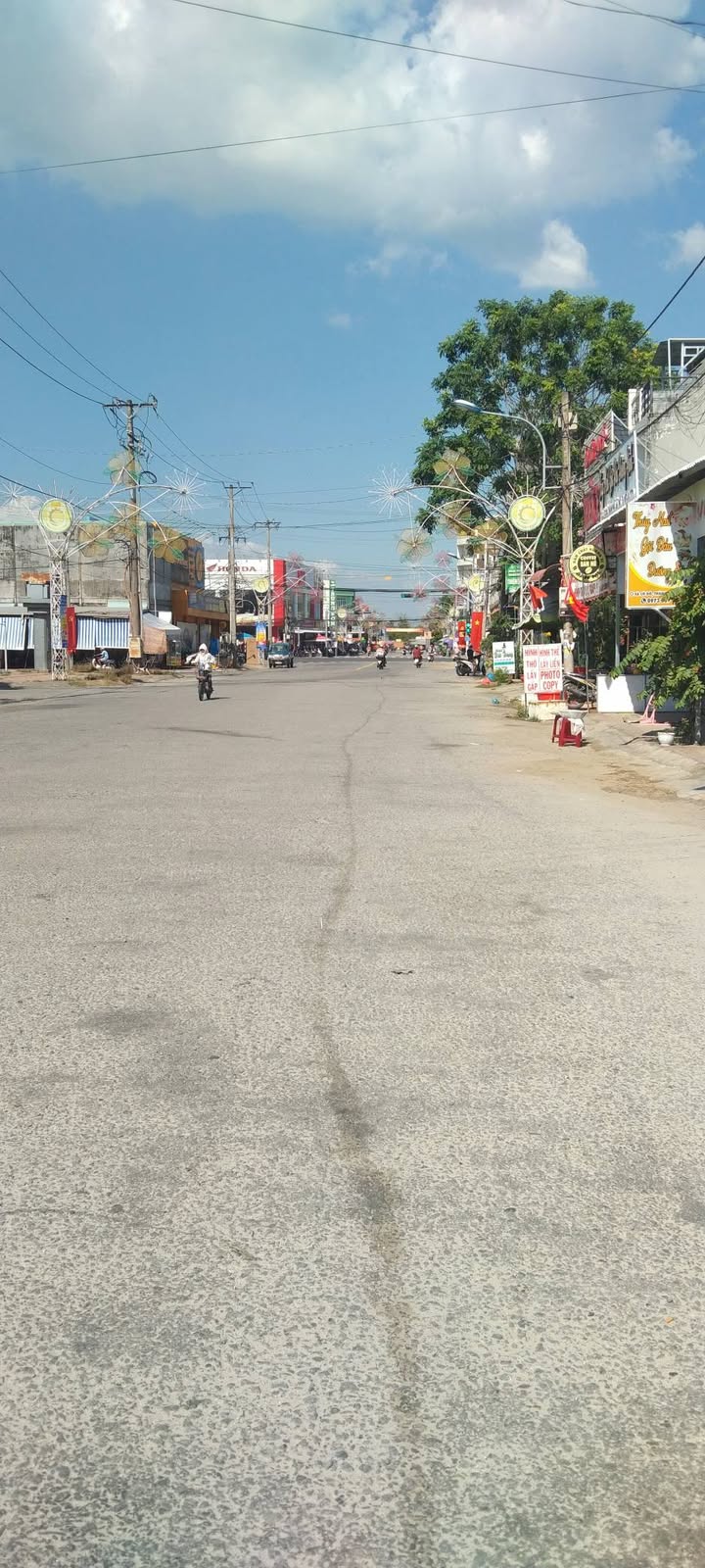 Đất nền Thị trấn Cờ Đỏ 64m² giá 2.5 tỷ - Sổ hồng riêng, thuận tiện kinh doanh!