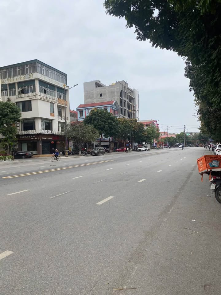 Bán nhà FrontHouse mặt tiền Huyền Quang 95m² giá 23 tỷ - Kinh doanh đỉnh cao!