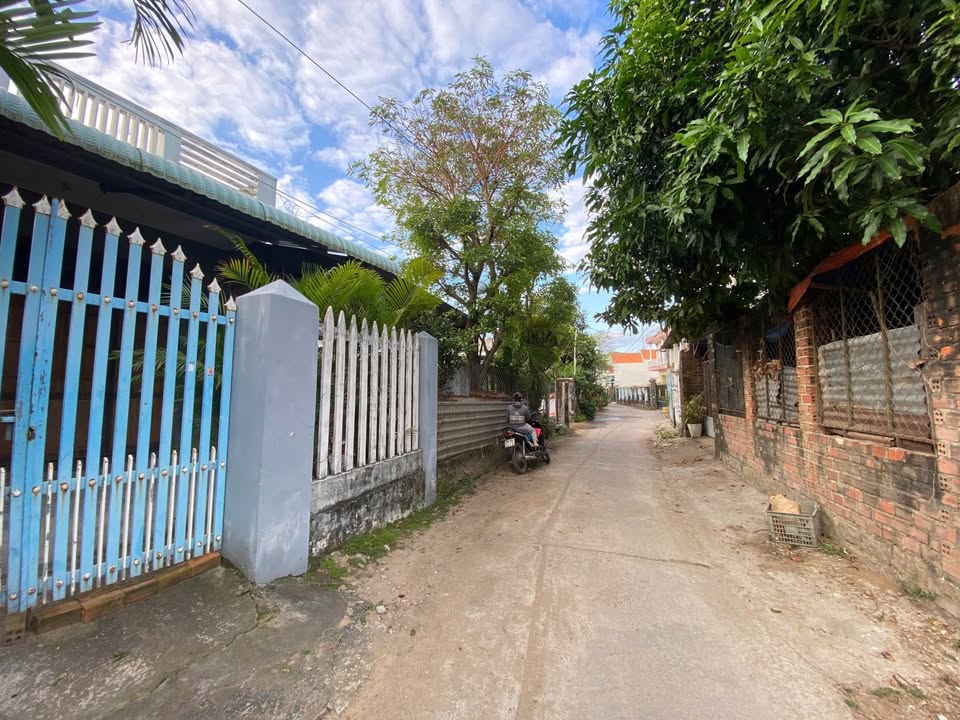 Đất nền hẻm Nguyễn Tất Thành, Phú Đông 120m² giá 1.25 tỷ - Sổ hồng đầy đủ, oto vào tận nơi!