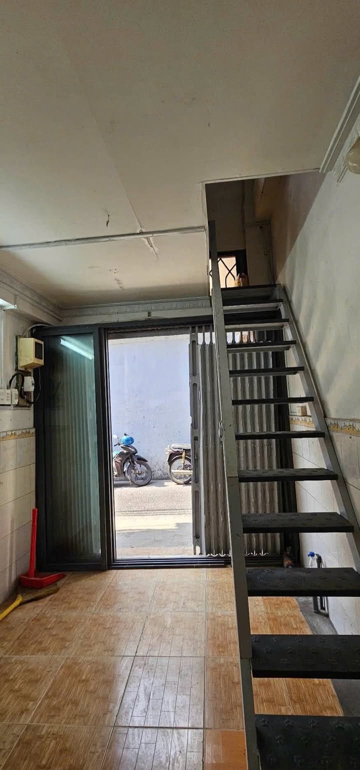 Nhà 3 tầng Hẻm 6M Bình Thới Quận 11, 10m² giá 2.45 tỷ - Chính chủ bán gấp!