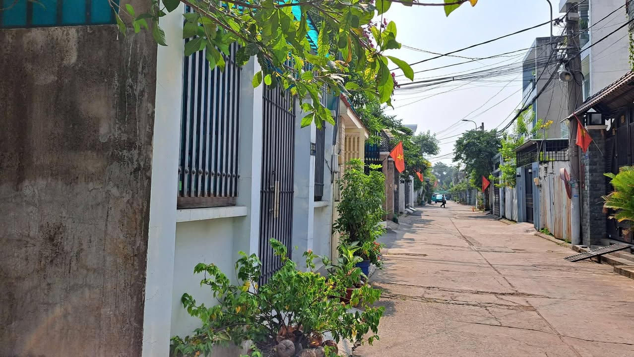 Nhà phố Thủ Đức 86m² giá 7 tỷ - Đường thông, ô tô tránh nhau!