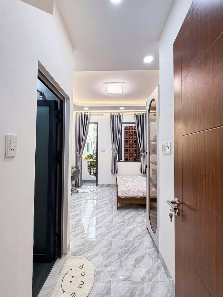 Nhà 3 Tầng Phú Nhuận 28m² giá 5.55 tỷ - Sát mặt tiền Hoàng Văn Thụ!