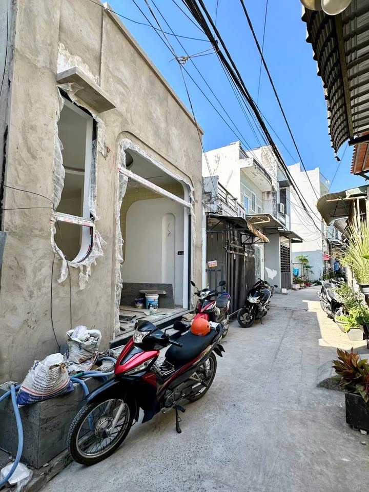 Nhà trệt đẹp 2 phòng ngủ hẻm 3-4 Nguyễn Văn Cừ 40m² giá 1.98 tỷ - Pháp lý sổ hồng chính chủ!