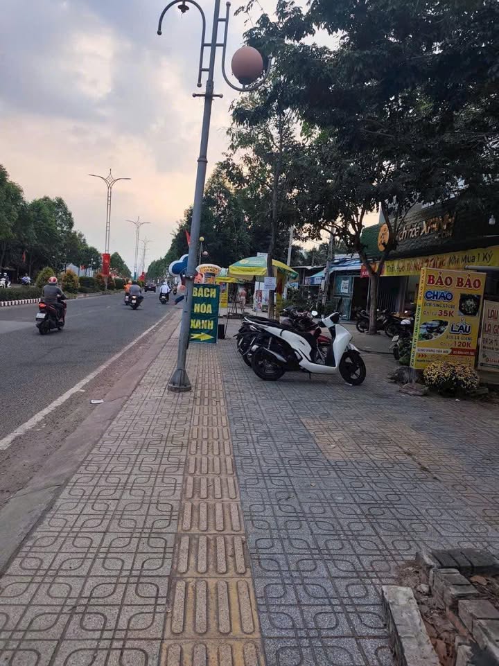 FrontHouse đường Nguyễn Văn Nguyễn, Bến Tre, 140m² giá 3.948 tỷ - Đầu tư sinh lời ngay!