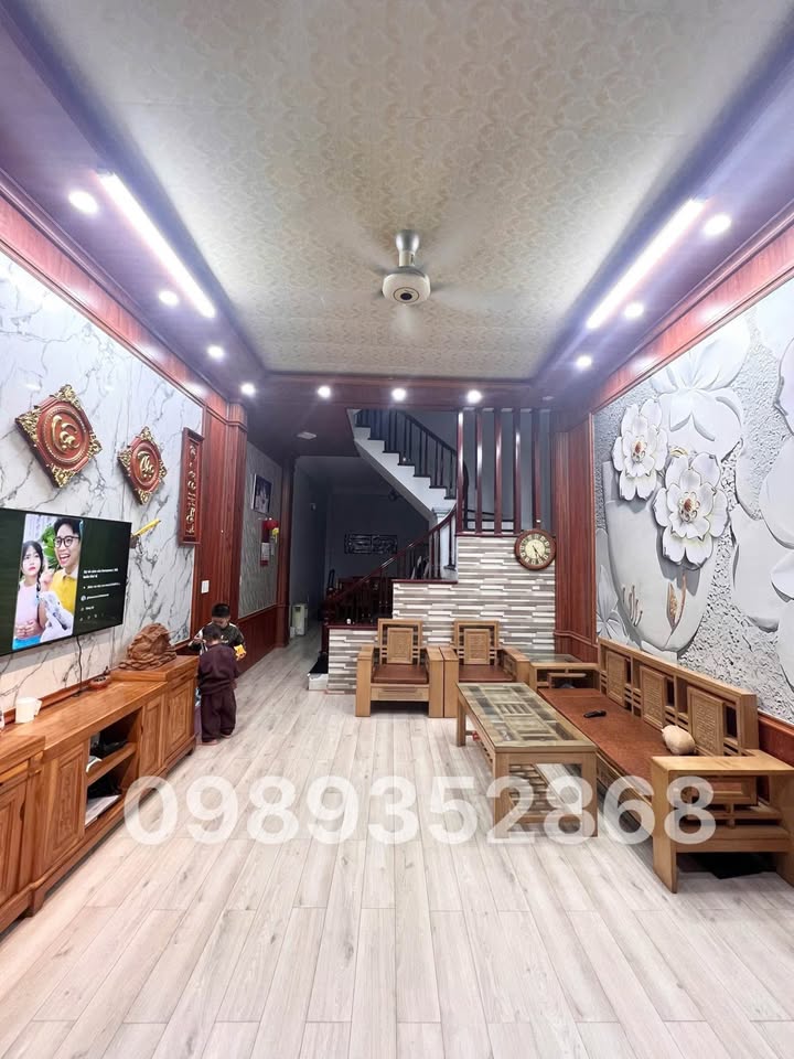 Nhà đẹp tái định cư Hòa Bình, Hưng Hà 75m² giá 5.9 tỷ - Chính chủ bán gấp!