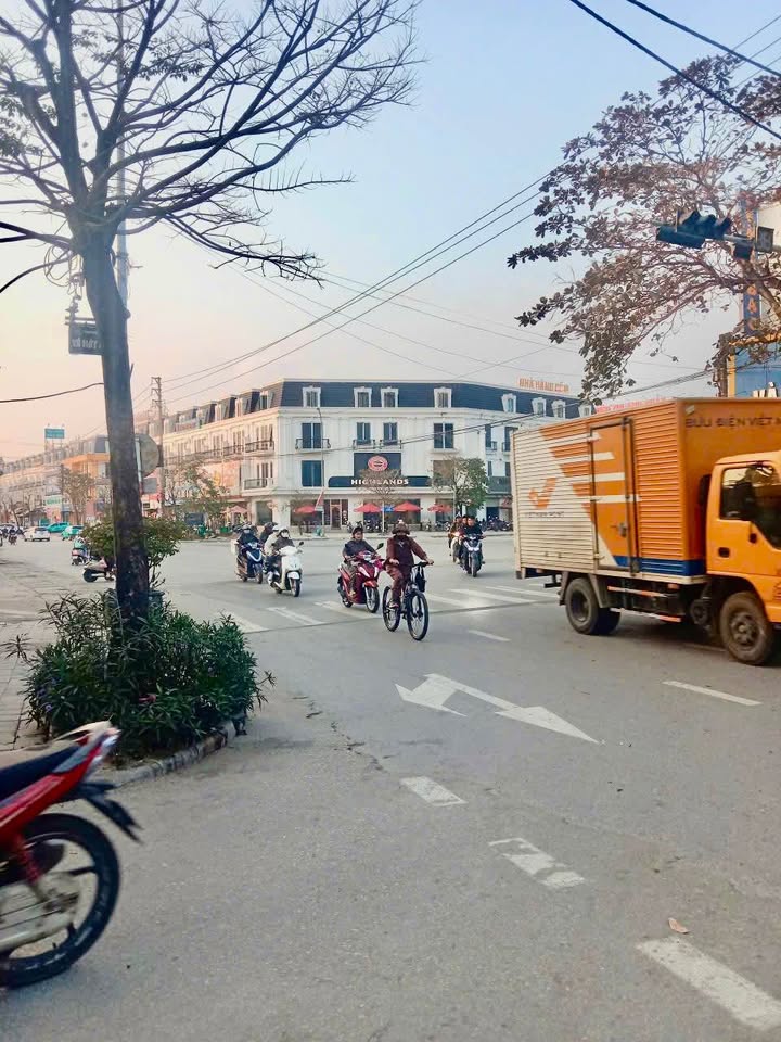 Bán nhà 2 tầng mặt tiền Phan Bội Châu 84m² giá 2.8 tỷ - Vị trí kinh doanh đắc địa!