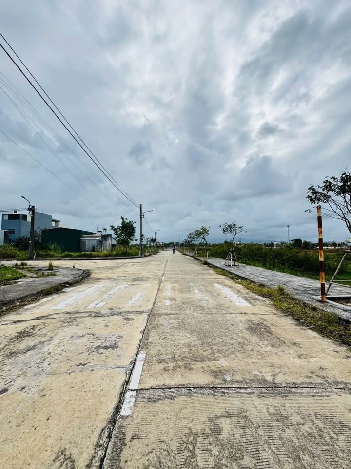 Đất mặt tiền Nguyễn Thiệu, Thị trấn La Hà 100m² giá 1.4 tỷ - Cơ hội đầu tư hấp dẫn!