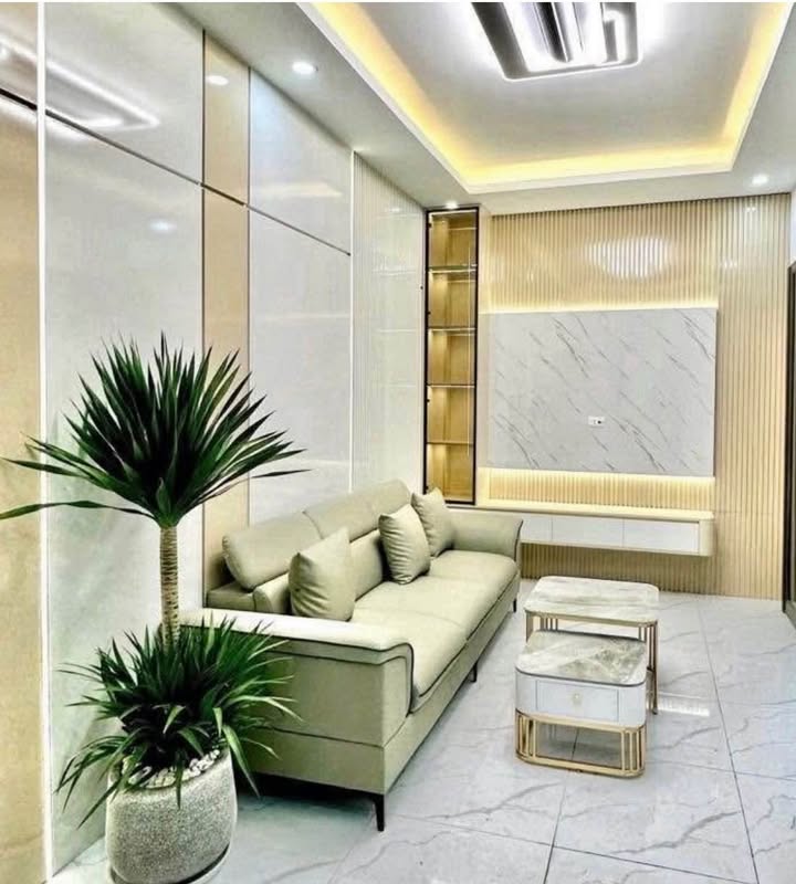 Nhà bán tại Lai Xá, Hoài Đức 93m² giá 10 tỷ - Mặt tiền rộng, vị trí trung tâm!