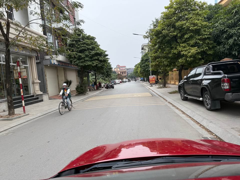 Đất nền Tân Hồng, Từ Sơn 90m² giá 8 tỷ - Sổ đỏ chính chủ, vị trí đắc địa!