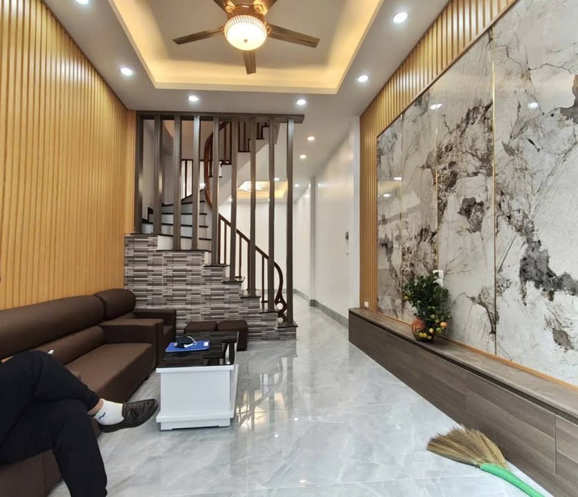 Nhà 4 tầng đẹp tại Thanh Trì, 37m², giá 5 tỷ - Sẵn sàng vào ở!