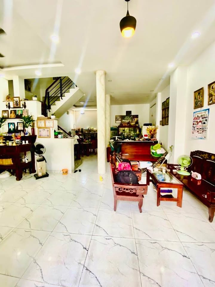 Nhà phố Quang Trung, Gò Vấp 93m² giá 9 tỷ - Mặt tiền thuận lợi!