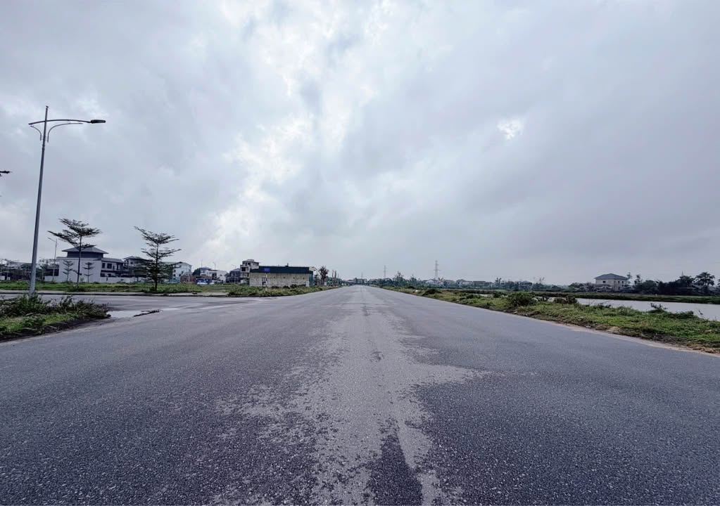 Đất nền kinh doanh mặt đường Lê Duẩn, TP Hà Tĩnh 230m² giá 12 tỷ - Cơ hội đầu tư hấp dẫn!