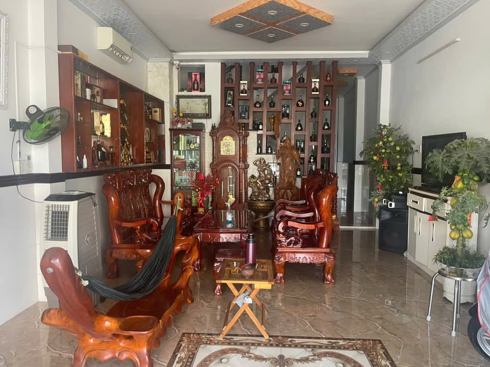 Nhà mặt tiền Trần Hưng Đạo, Quận Cái Răng, 90m² giá 5.5 tỷ - Kinh doanh sầm uất!