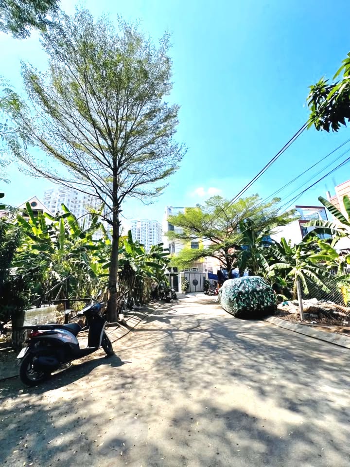 Đất nền đường Huỳnh Tấn Phát, Quận 7, 130m² giá 6 tỷ - Sổ đỏ chính chủ