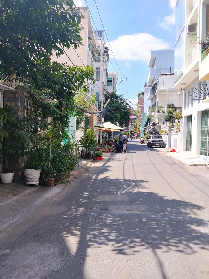 Nhà phố mới 100% tại Bình Thạnh 31m² giá 5 tỷ - Full nội thất cao cấp!