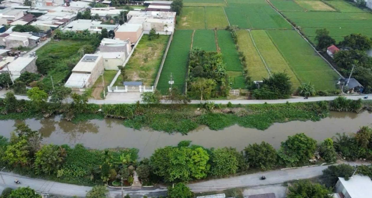 Đất thổ cư 1200m² mặt tiền Kênh Xanh, Củ Chi - Sổ hồng riêng, giá tốt!