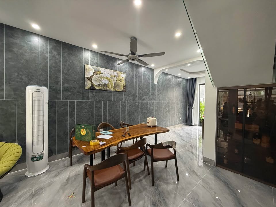 Nhà mặt tiền Đường Hùng Vương, Phường Đồng Tâm, 90m² giá 7 tỷ - Sẵn sàng vào ở!