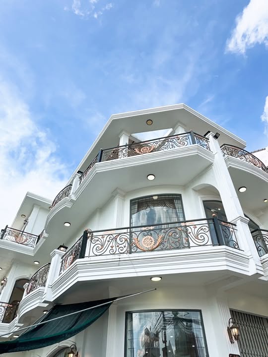 Biệt thự góc đường Hàm Nghi, 128m² giá chỉ 1x tỷ - Nội thất cao cấp tặng kèm!