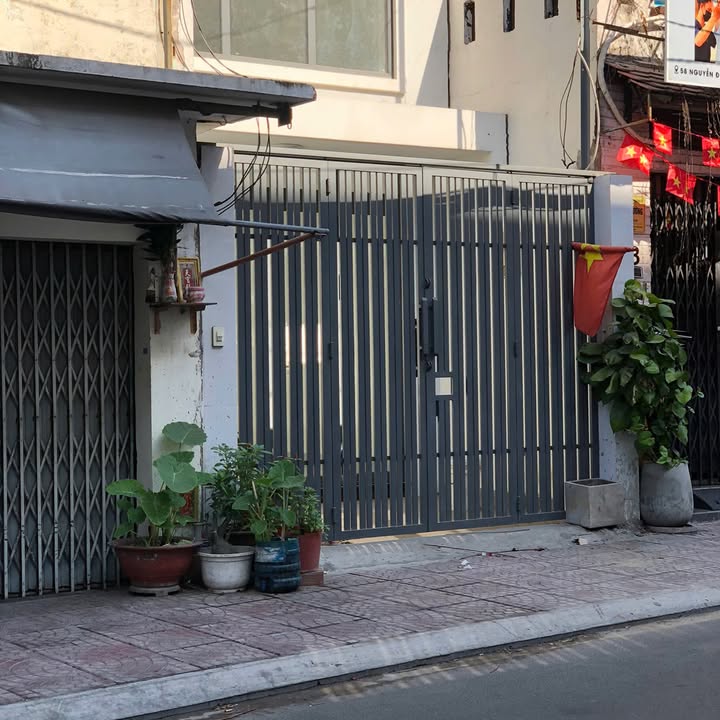 Nhà mặt tiền Nguyễn Đình Chính, P15 Phú Nhuận, 57m² giá 10.3 tỷ - Đầu tư sinh lời tốt!