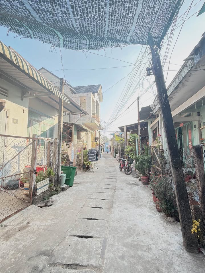 Nhà phố Thị Trấn Gò Dầu 95m² giá 1.4 tỷ - Chính chủ bán gấp!