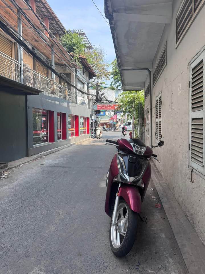 Nhà phố 2 tầng Lý Tự Trọng, 30m² giá 3.05 tỷ - Khu vực trung tâm sầm uất!