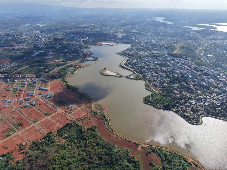 Đất nền lô góc Bờ Đông, 227m² giá 3.2 tỷ - Đầu tư sinh lời ngay!