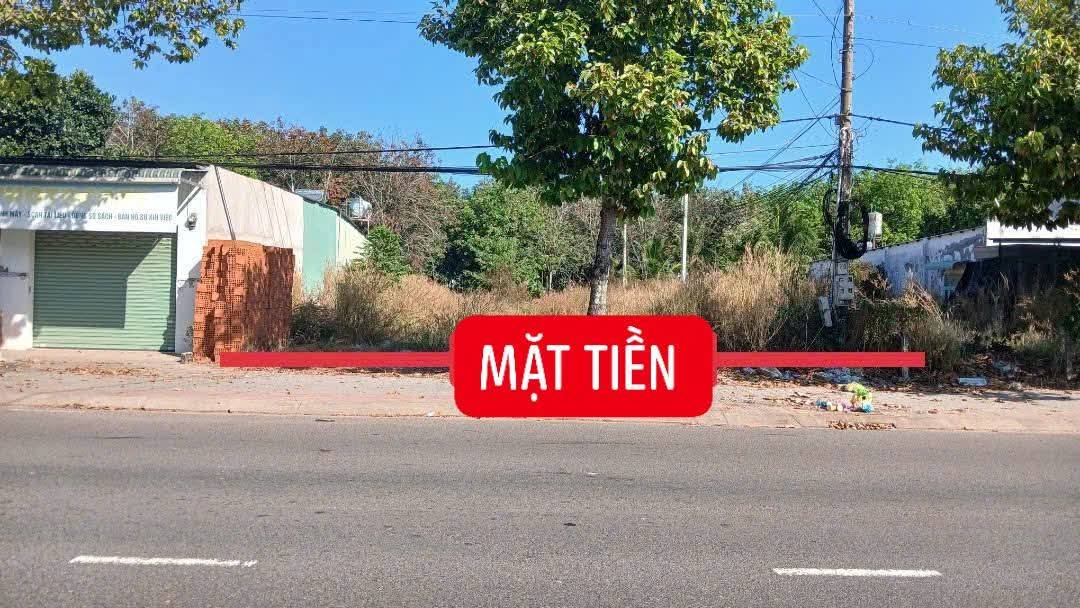 Đất thổ cư mặt tiền đường Hùng Vương, Bến Cát, 5860m² giá 20 tỷ - Đầu tư sinh lời ngay!