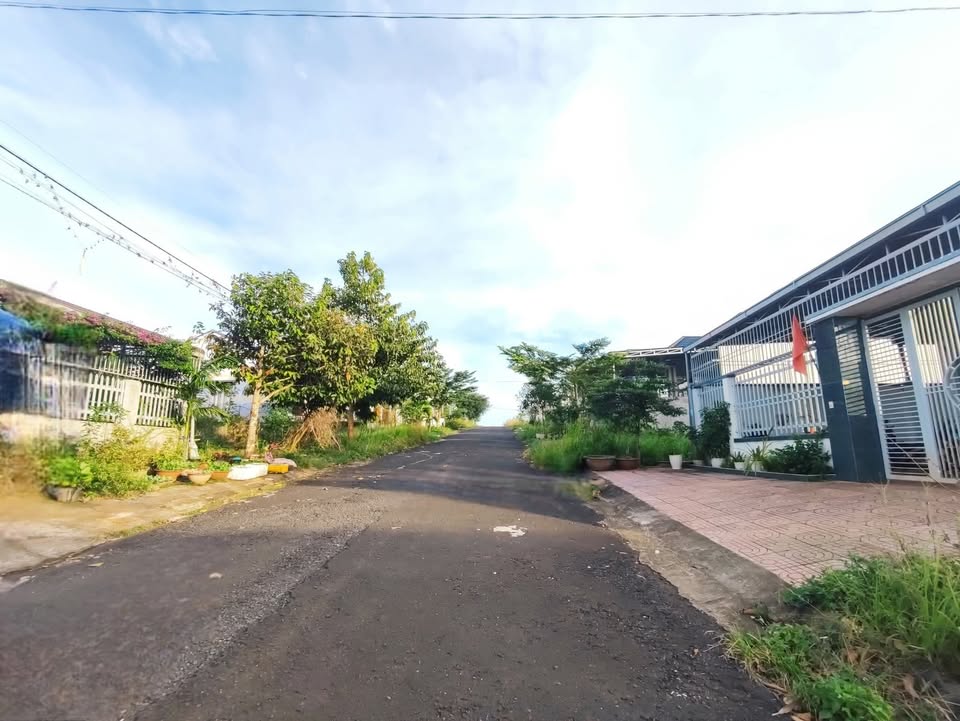 Đất nền TĐC Làng Quân Nhân, Gia Nghĩa 270m² giá 1.4 tỷ - Vị trí đẹp, sổ đỏ chính chủ!